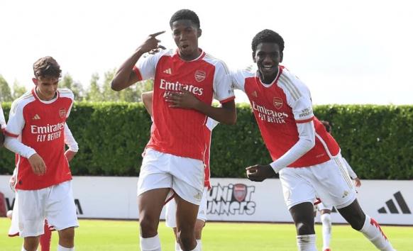 Obi-Martin là chân sút đầy hứa hẹn của Arsenal.