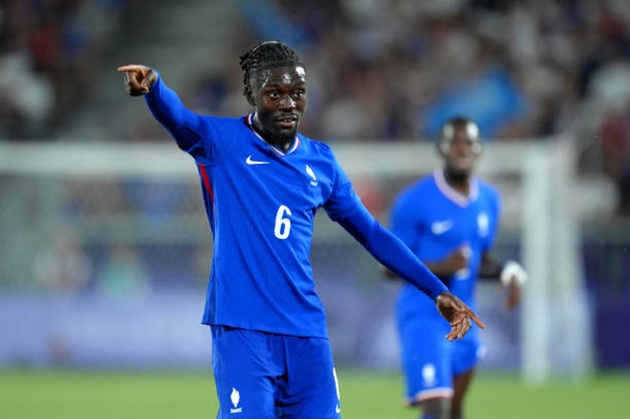 Manu Kone lọt vào tầm ngắm của Liverpool.