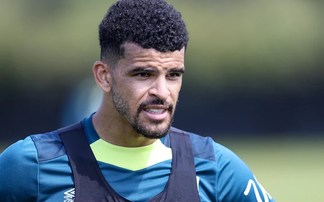 Solanke lọt vào tầm ngắm của Tottenham.