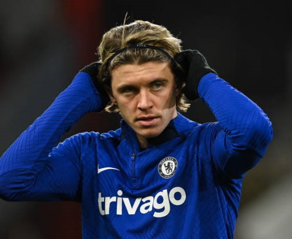 Gallagher trên đường rời Chelsea.