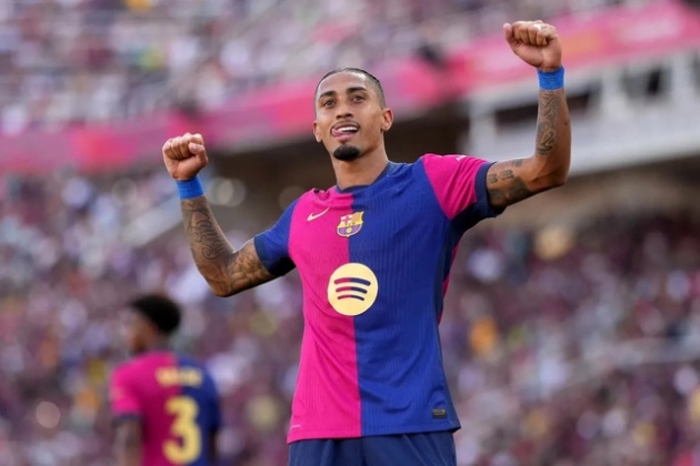 Raphinha đang bùng nổ trong màu áo Barca.