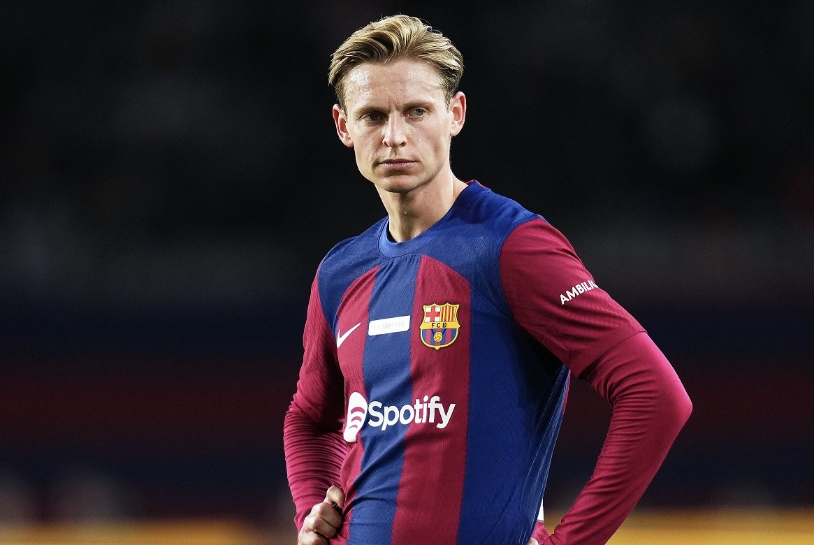 Không có chuyện Barca muốn để De Jong ra đi.
