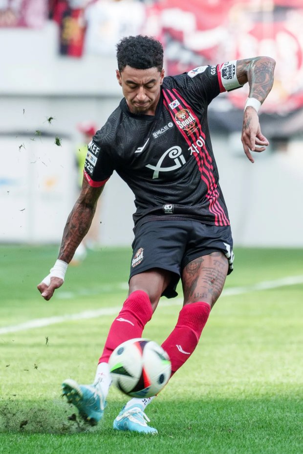 Cụ thể, trả lời phỏng vấn trước trận FC Seoul tiếp đón Daejeon Hana Citizen, Lingard cho biết anh sẽ thực hiện điệu nhảy dí dỏm có tên gọi "dooly" quen thuộc, nếu ghi bàn thắng tiếp theo cho đội nhà.