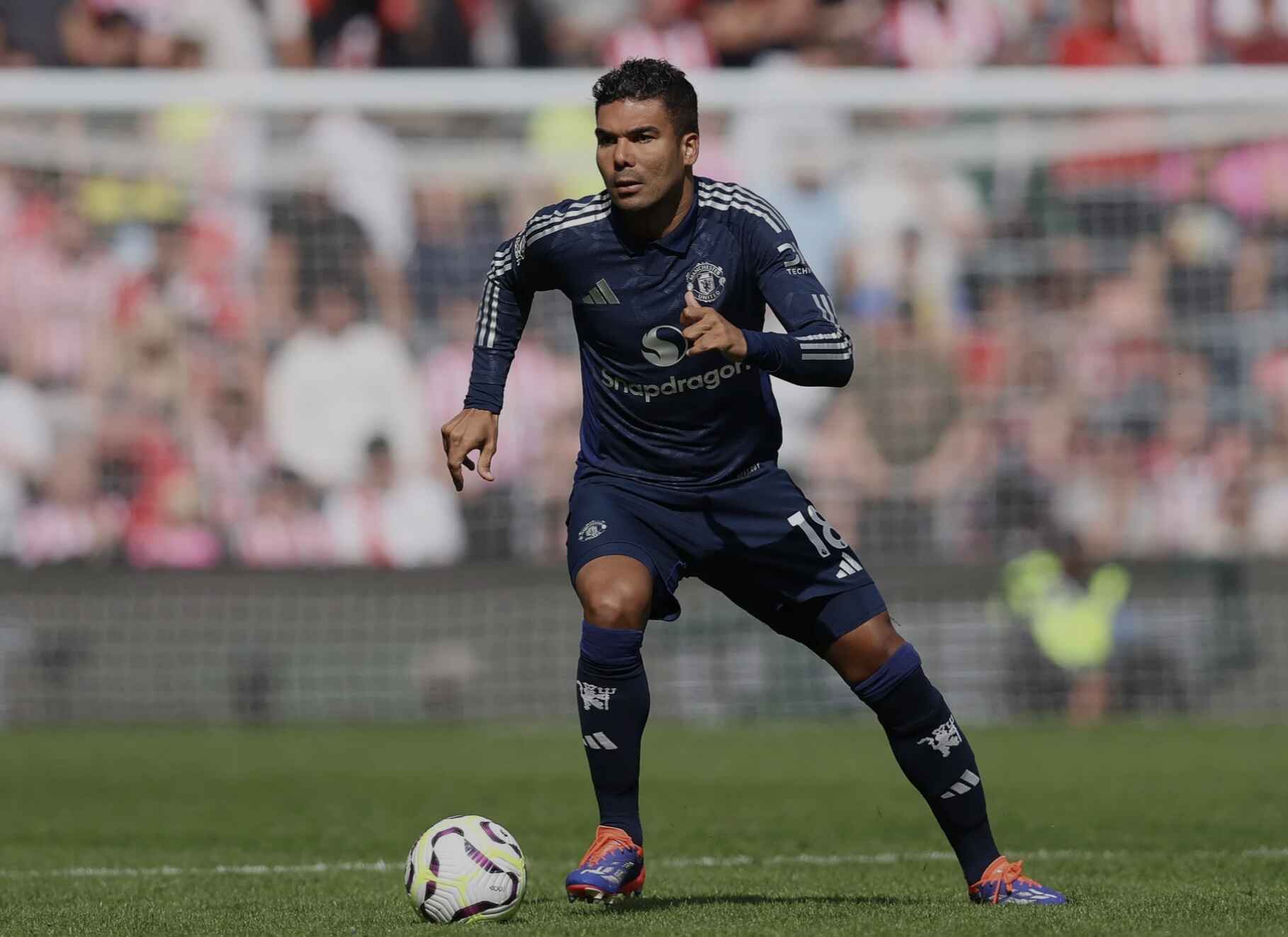Vị trí của Casemiro đang bị đe doạ bởi tân binh Manuel Ugarte.