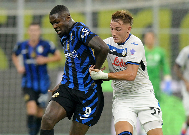 Atalanta (áo trắng) vừa thất thủ 0-4 trước Inter Milan.