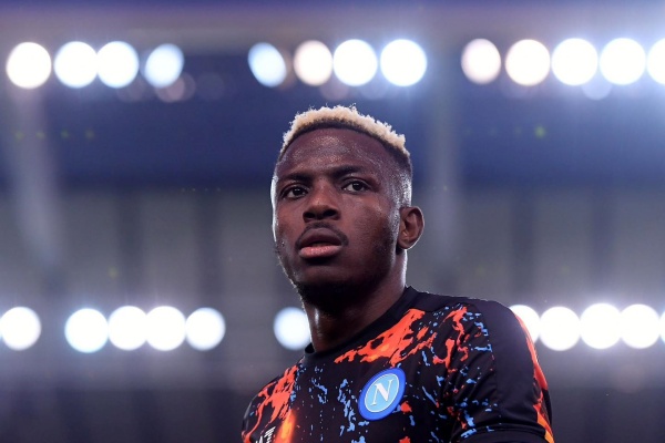 Osimhen lọt tầm ngắm Liverpool.