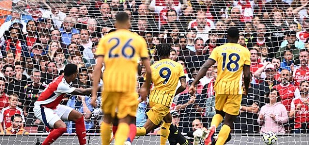 Tình huống Joao Pedro gỡ hoà cho Brighton trước Arsenal hôm thứ Bảy.