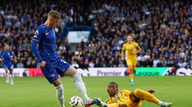 Palmer là điểm sáng hiếm hoi của Chelsea mùa trước và giờ anh tiếp tục chơi hay giúp The Blues bay cao ở Premier League.
