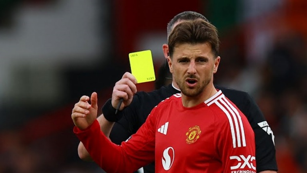 Mason Mount và đồng đội bị Gà trống sỉ nhục khi thua với tỷ số 0-3.
