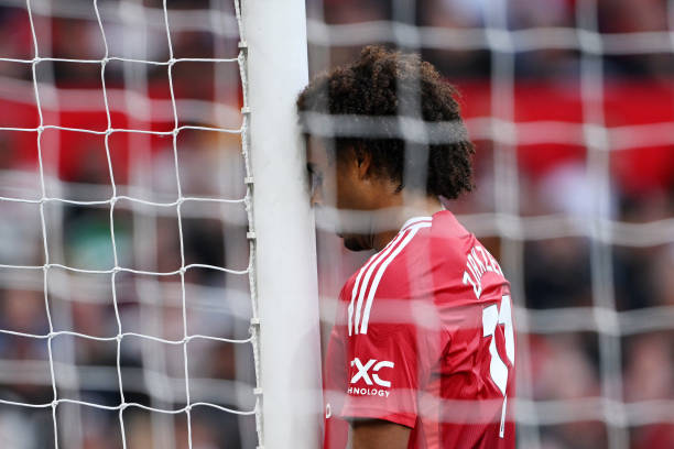 Zirkzee nhanh chóng đối mặt với thách thức ở Old Trafford.