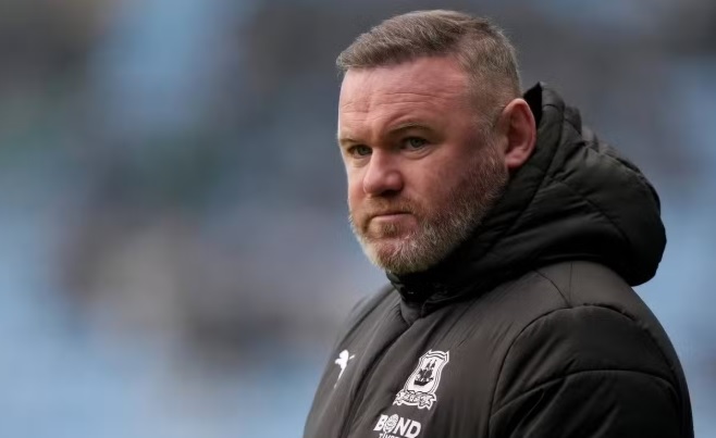 Rooney có thể chuyển hướng, rời khỏi con đường huấn luyện.