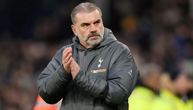 Postecoglou sẽ chưa bị sa thải.