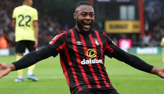 Arsenal và Liverpool dẫn đầu cuộc đua giành Semenyo.
