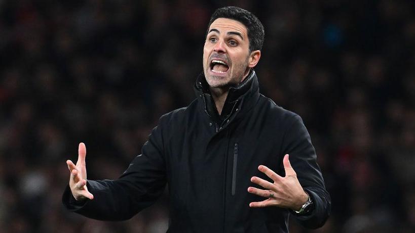 Arsenal không mua tiền đạo nào trong kỳ chuyển nhượng đông.