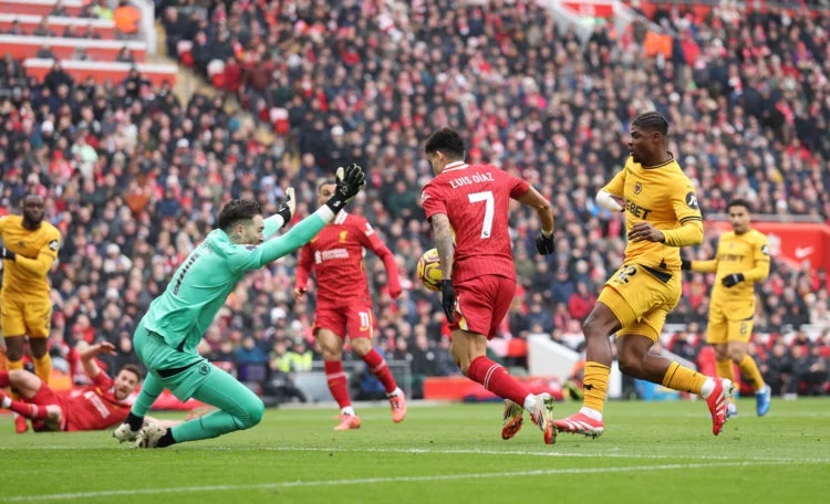 Liverpool chơi vượt trội Wolves.
