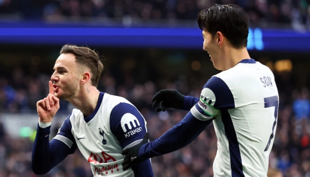 James Maddison nhấn chìm MU.