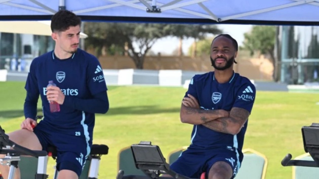 Arsenal có hàng công kém sắc bén.