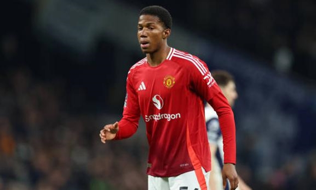 Tài năng trẻ Chido Obi-Martin chỉ được tung vào sân ít phút ở trận đấu với Tottenham Hotspur.