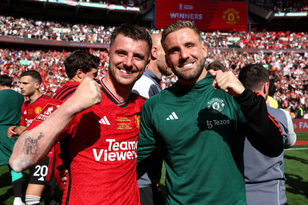 Shaw và Mount vẫn chưa trở lại.