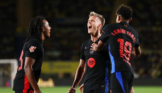 Barcelona giành chiến thắng 2-0 trước Las Palmas.