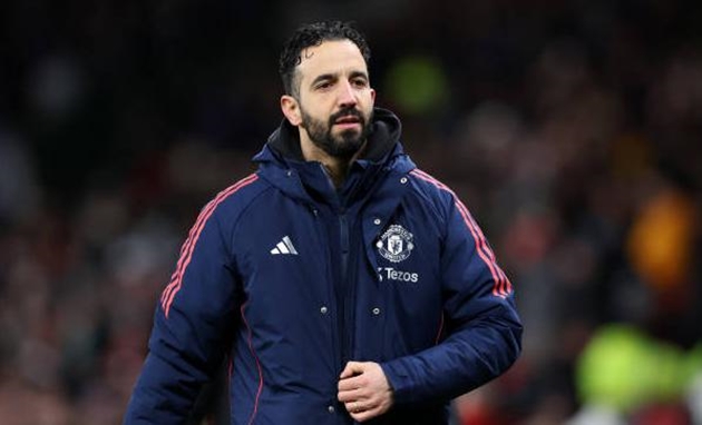 Ruben Amorim vẫn đang loay hoay tại Manchester United.
