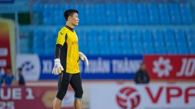 Thủ môn Bùi Tiến Dũng có dớp đen khi gặp đội bóng cũ.