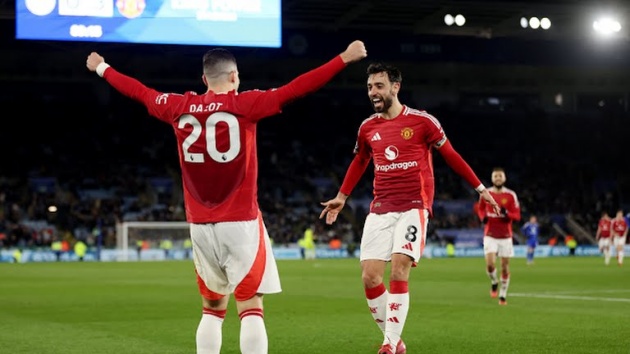 Fernandes ghi bàn thứ 3 cho Man United.
