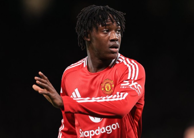 Mainoo trong màu áo Man United.