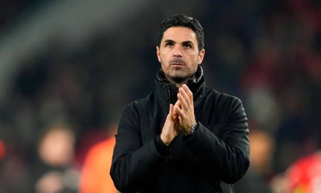Mikel Arteta tiếc nuối vì để Chido Obi-Martin tới Manchester United.