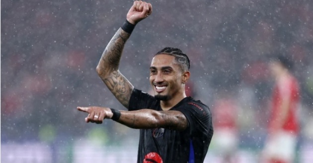 Raphinha có thể xô đổ kỷ lục của Messi trước Dortmund.