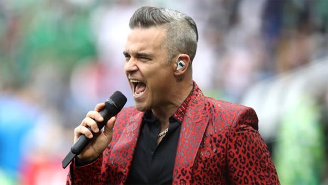 Đạo diễn lễ khai mạc World Cup giải thích cử chỉ của huyền thoại Robbie Williams - Bóng Đá