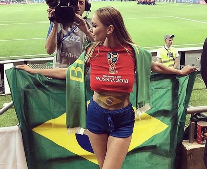 Những nữ cổ động viên sexy nhất tại World Cup 2018 - Bóng Đá