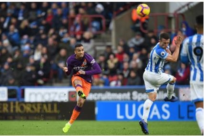 TRỰC TIẾP Huddersfield Town 0-3 Man City: Thế trận nhàn nhã (H2) - Bóng Đá