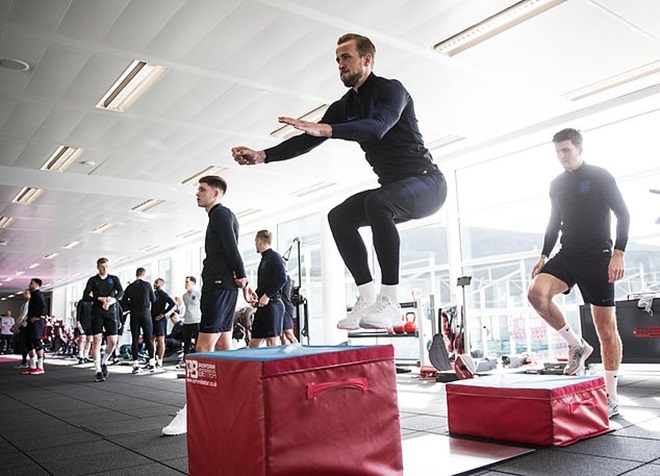 Tuyển Anh tập gym chuẩn bị đá vòng loại EURO 2020 - Bóng Đá
