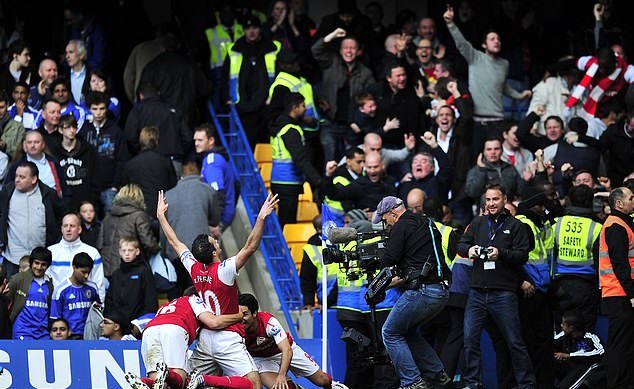 Lịch sử đối đầu giữa Arsenal và Chelsea tại các trận chung kết (Daily Mail) - Bóng Đá