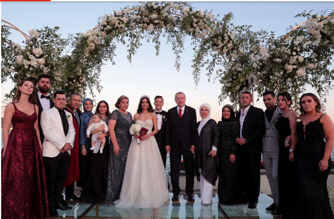 Hình ảnh đám cưới của Mesut Ozil (The Sun) - Bóng Đá