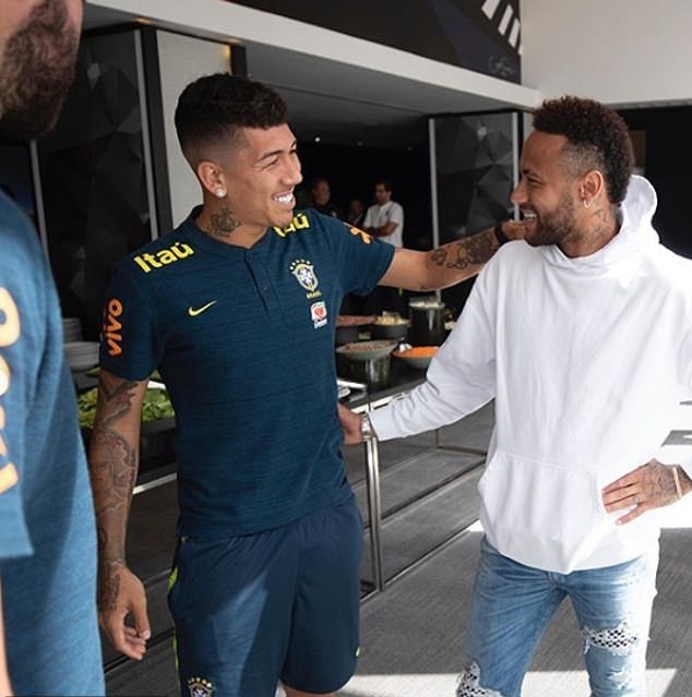 Neymar đến thăm đội tuyển Brazil (Daily Mail) - Bóng Đá