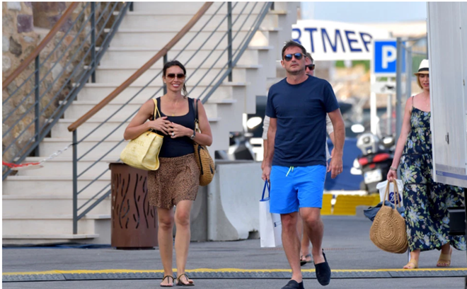 Lampard đi nghỉ mát cùng vợ (The Sun) - Bóng Đá