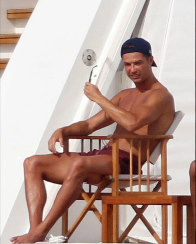 Siêu du thuyền 15 triệu bảng được Ronaldo thuê (The Sun) - Bóng Đá