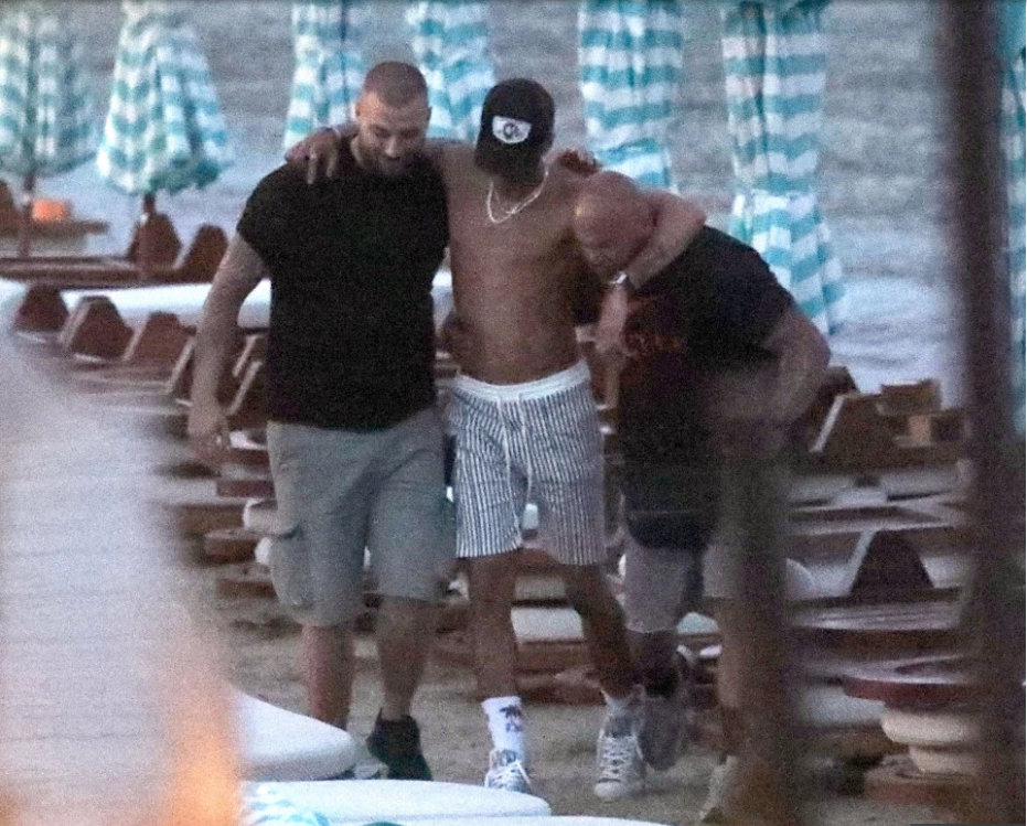 Boozy Dele Alli carried away after collapsing on sun lounger during Mykonos holiday - Bóng Đá