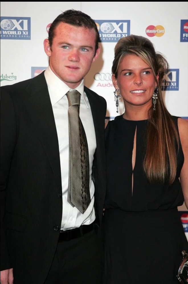 Wayne Rooney hooker Helen Wood’s book reveals fellow vice girl posed as a cleaner to sneak into his house - Bóng Đá