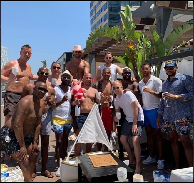 Rio Ferdinand poses with pals on stag do as Man Utd legend parties with blow up doll of Kate Wright - Bóng Đá