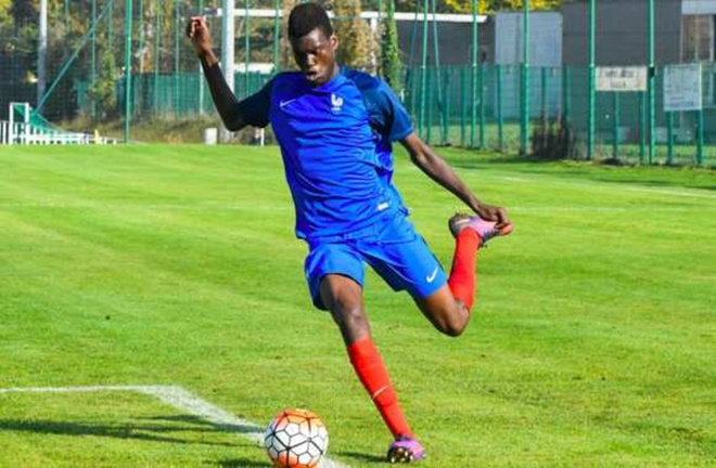 Man United target Benoit Badiashile is France’s next big thing, but he was once reprimanded by Thierry Henry for his bad manners - Bóng Đá