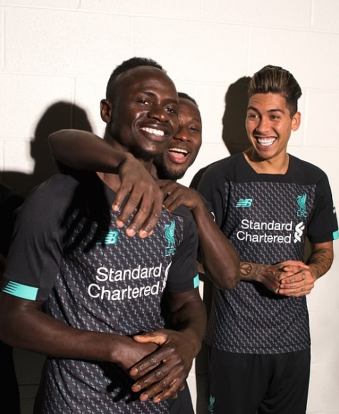 Liverpool ra mắt mẫu áo đấu thứ 3 (Daily Mail) - Bóng Đá