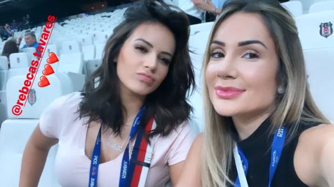 Stunning Liverpool Wags Rebecca Tavares and Larissa Pereira celebrate Super Cup win after pre-match steak dinner and singing Walk Alone - Bóng Đá