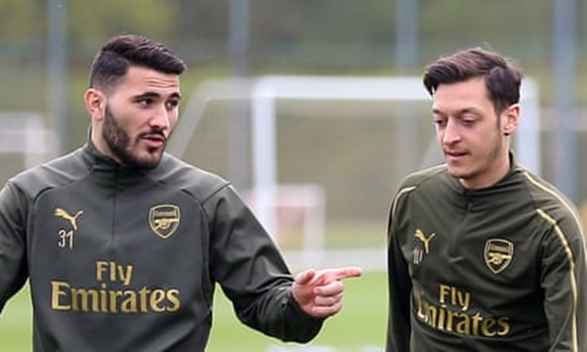 Mesut Ozil: Arsenal's highest-paid player being left out by Unai Emery - Bóng Đá