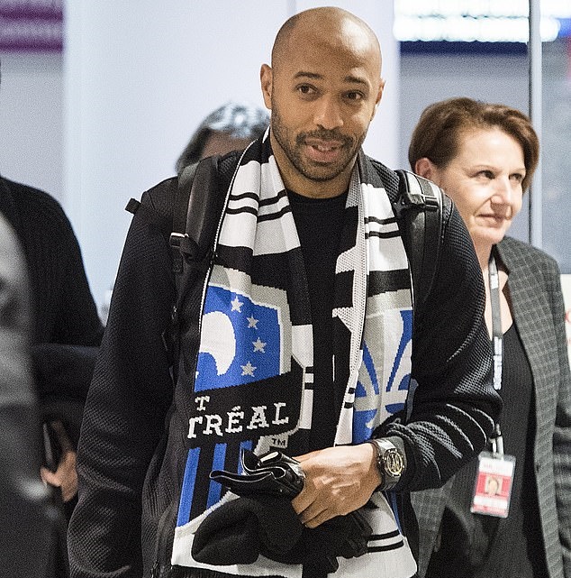 Thierry Henry hugs fans and poses for selfies at Montreal airport as Arsenal legend arrives in Canada for manager job - Bóng Đá