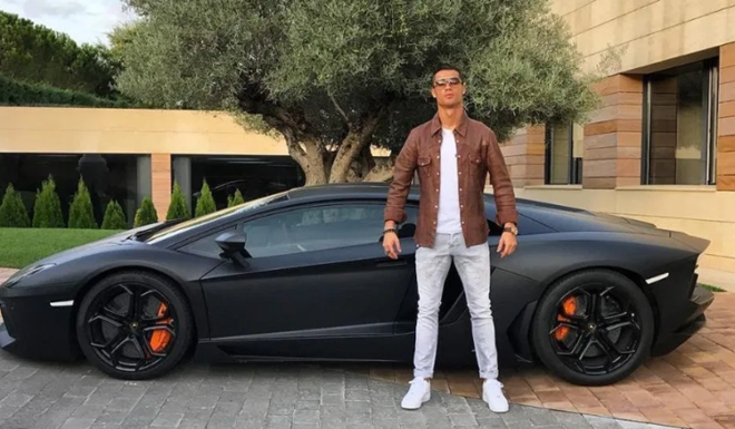 Bộ sưu tập siêu xe của Ronaldo (The Sun) - Bóng Đá