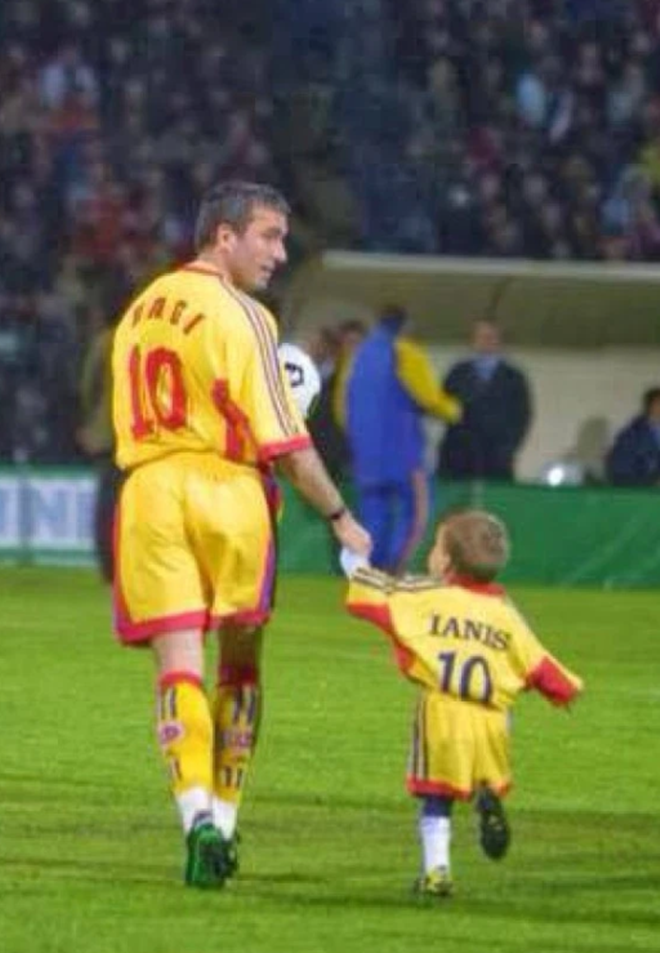 Ianis Hagi, son of Gheorghe, is living up to Romania legend’s legacy with brilliant goals for Rangers - Bóng Đá