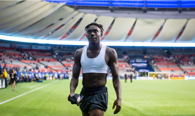 Alphonso Davies was born in a refugee camp, fled to Canada and helped Bayern Munich destroy Chelsea in Champions League - Bóng Đá